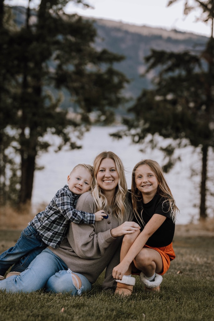 Amy with children at Willow & Pine